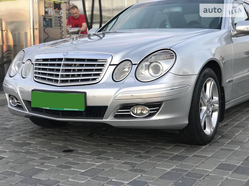 Седан Mercedes-Benz E-Class 2003 в Мукачевому