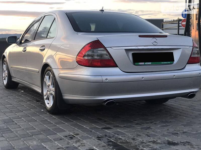 Седан Mercedes-Benz E-Class 2003 в Мукачевому