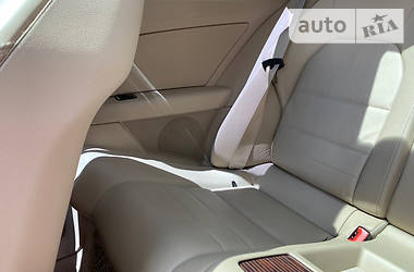 Купе Mercedes-Benz E-Class 2010 в 