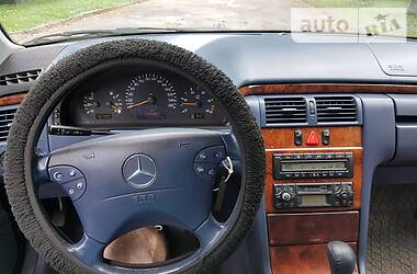 Седан Mercedes-Benz E-Class 1999 в Черновцах