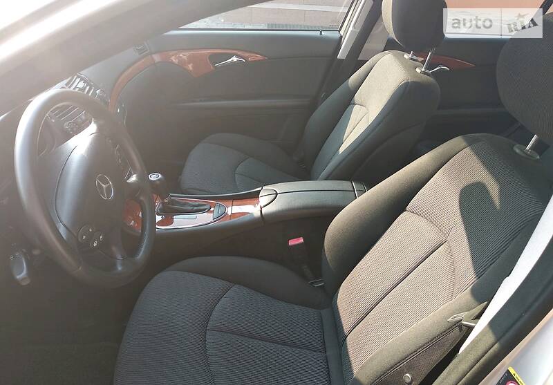 Седан Mercedes-Benz E-Class 2007 в Рівному