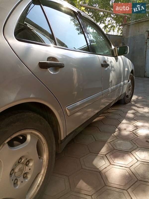 Седан Mercedes-Benz E-Class 1998 в Одесі