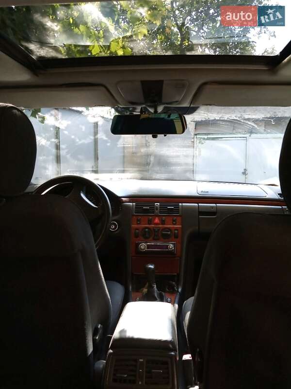 Седан Mercedes-Benz E-Class 1998 в Одесі