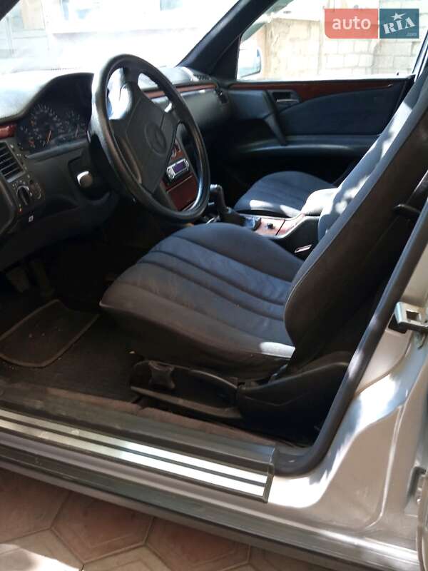 Седан Mercedes-Benz E-Class 1998 в Одесі
