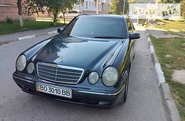 Седан Mercedes-Benz E-Class 2000 в Теребовле