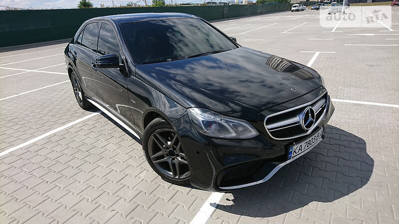 Седан Mercedes-Benz E-Class 2012 в Киеве