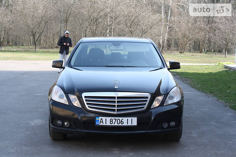 Седан Mercedes-Benz E-Class 2011 в Києві