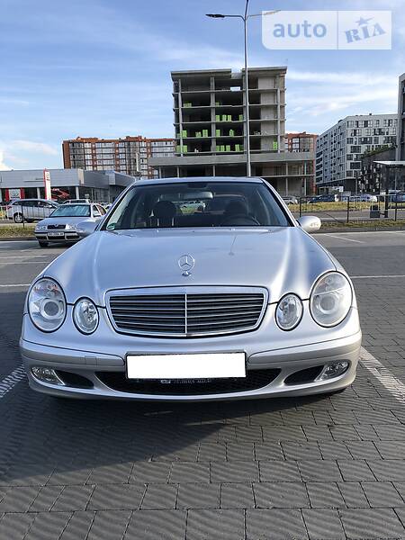 Седан Mercedes-Benz E-Class 2002 в Львові