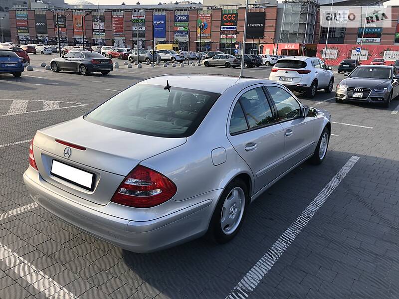 Седан Mercedes-Benz E-Class 2002 в Львові