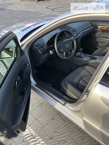 Седан Mercedes-Benz E-Class 2002 в Львові