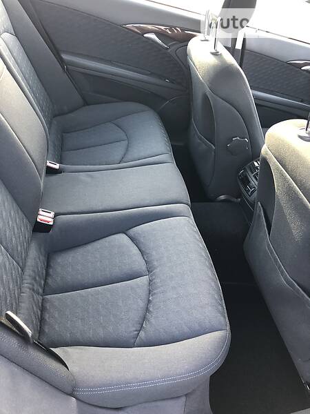 Седан Mercedes-Benz E-Class 2002 в Львові