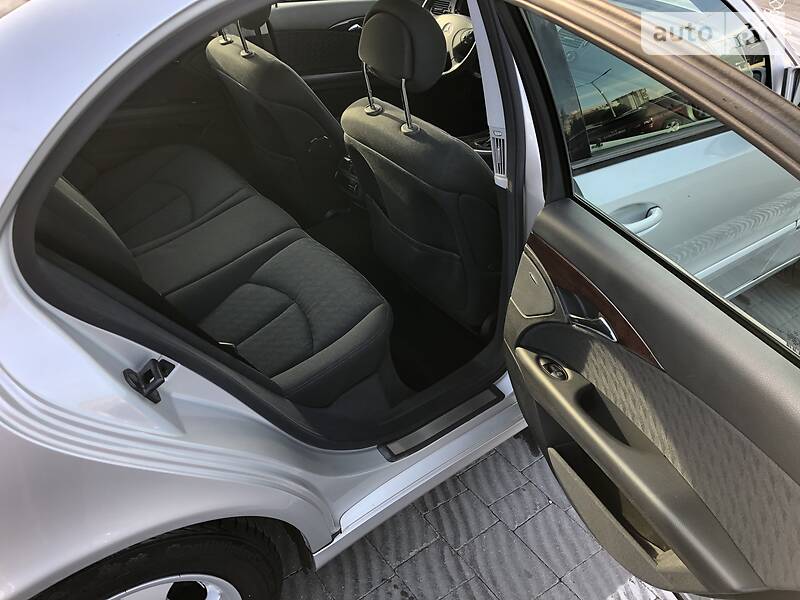 Седан Mercedes-Benz E-Class 2002 в Львові