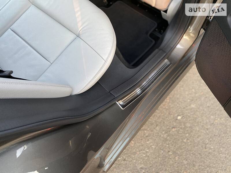 Седан Mercedes-Benz E-Class 2012 в Києві