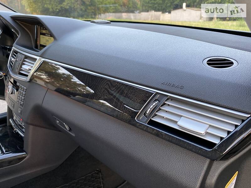 Седан Mercedes-Benz E-Class 2012 в Києві