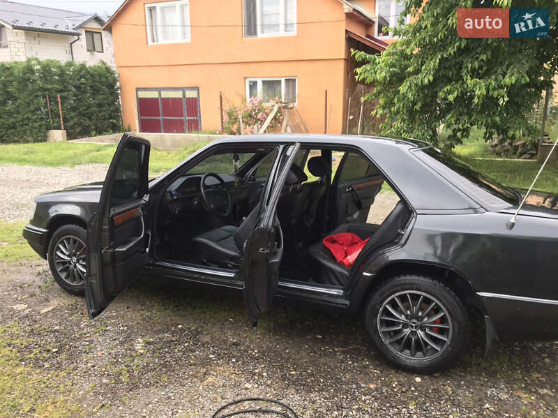 Седан Mercedes-Benz E-Class 1986 в Виноградові