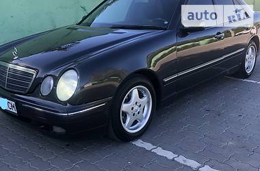 Седан Mercedes-Benz E-Class 2001 в Хмельницком