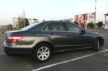 Седан Mercedes-Benz E-Class 2009 в Ровно