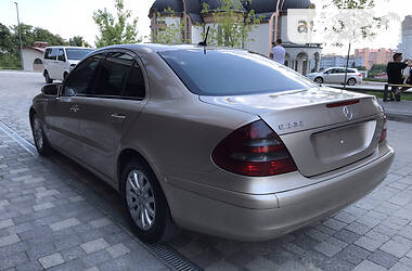 Седан Mercedes-Benz E-Class 2004 в Ивано-Франковске