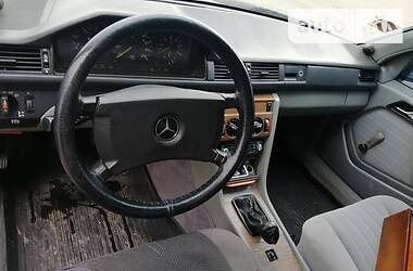 Седан Mercedes-Benz E-Class 1988 в Виннице