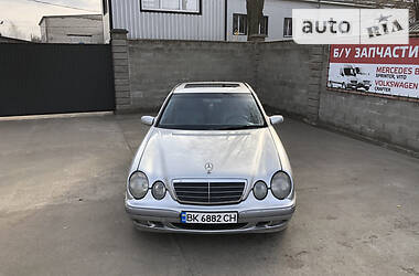 Седан Mercedes-Benz E-Class 2000 в Ровно