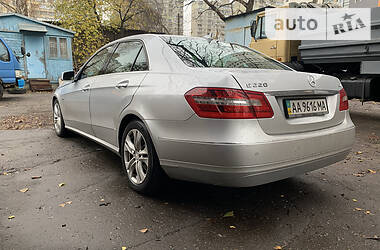 Седан Mercedes-Benz E-Class 2011 в Києві