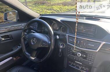 Седан Mercedes-Benz E-Class 2009 в Львове