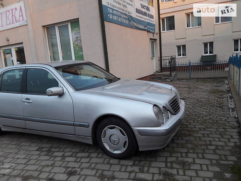 Седан Mercedes-Benz E-Class 2002 в Івано-Франківську