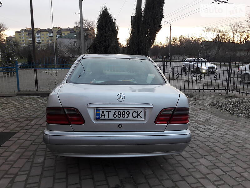 Седан Mercedes-Benz E-Class 2002 в Івано-Франківську