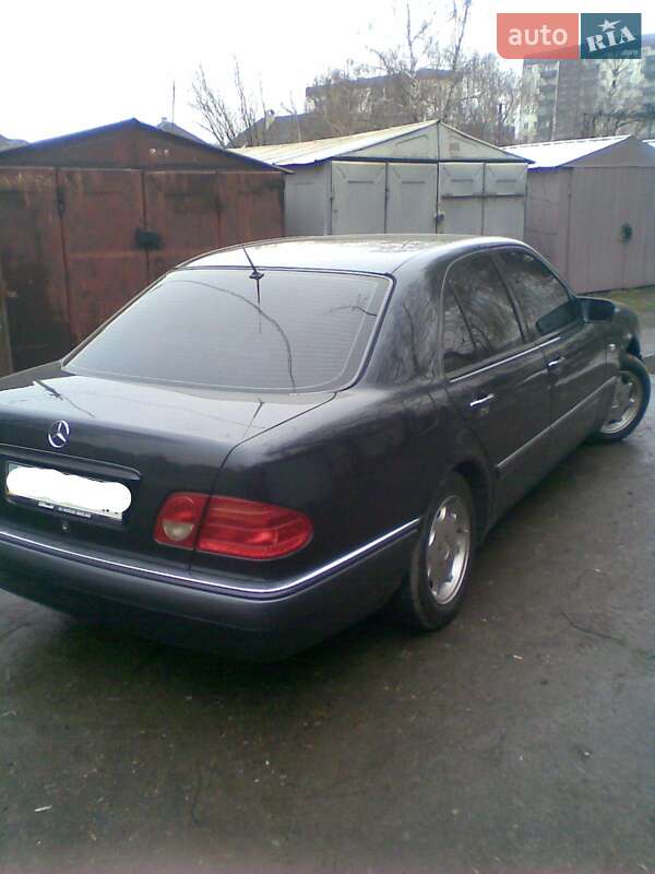 Седан Mercedes-Benz E-Class 1998 в Ужгороде