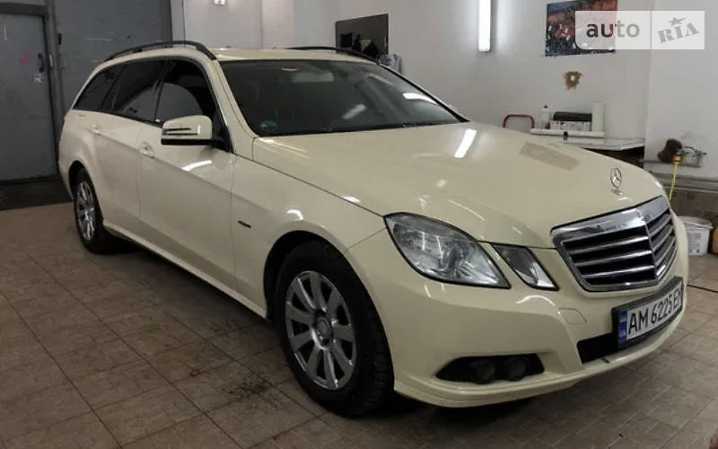 Універсал Mercedes-Benz E-Class 2010 в Луцьку