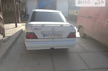 Mercedes-Benz E-Class 1987