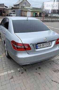 Седан Mercedes-Benz E-Class 2012 в Виннице