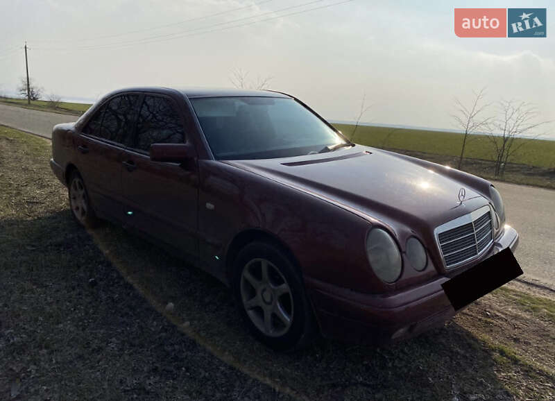 Седан Mercedes-Benz E-Class 1995 в Одессе