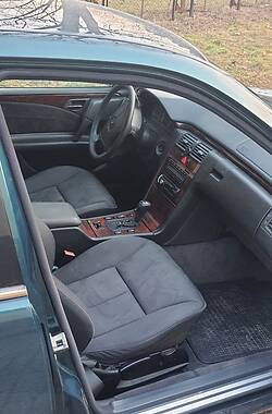 Седан Mercedes-Benz E-Class 1997 в 