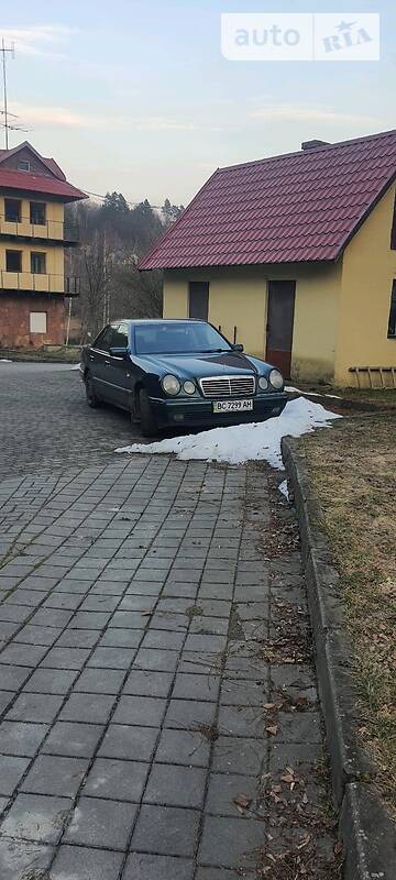 Седан Mercedes-Benz E-Class 1997 в 