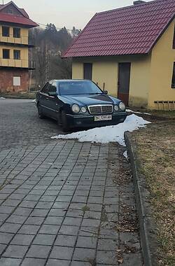 Седан Mercedes-Benz E-Class 1997 в 