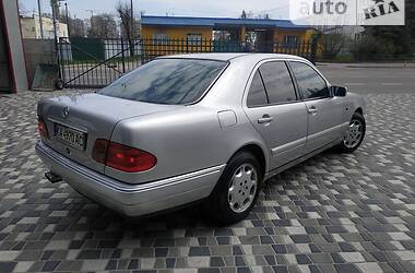 Седан Mercedes-Benz E-Class 1997 в Киеве