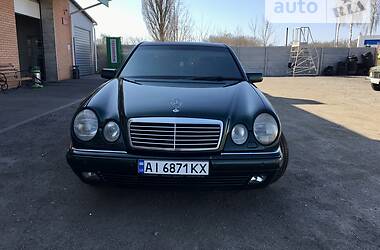 Седан Mercedes-Benz E-Class 1996 в Києві