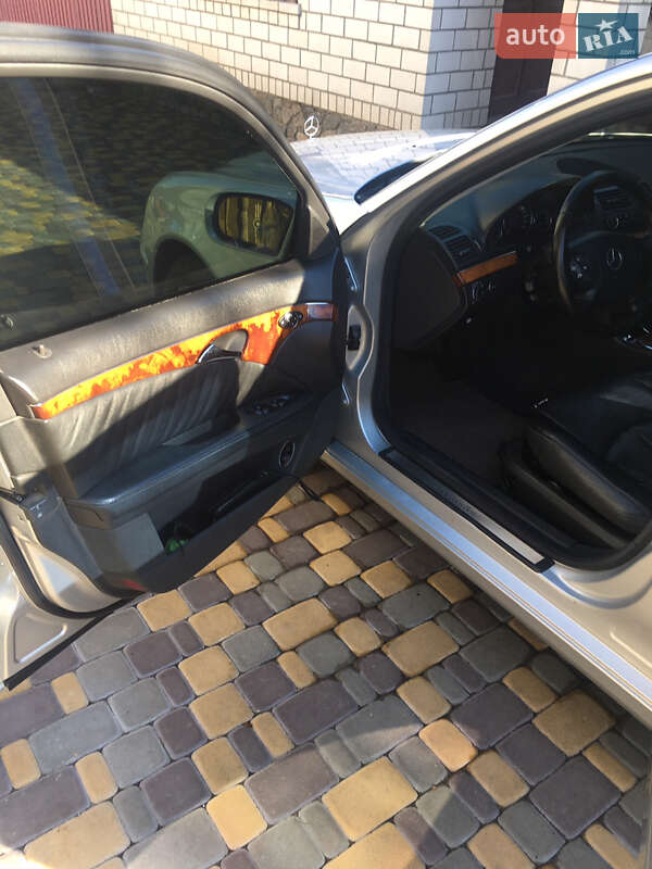 Седан Mercedes-Benz E-Class 2003 в Рокитному