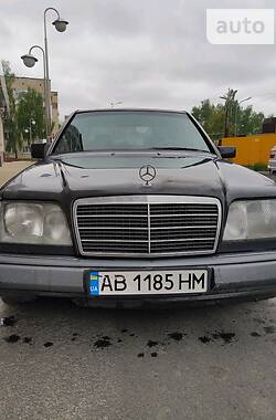 Седан Mercedes-Benz E-Class 1994 в Виннице