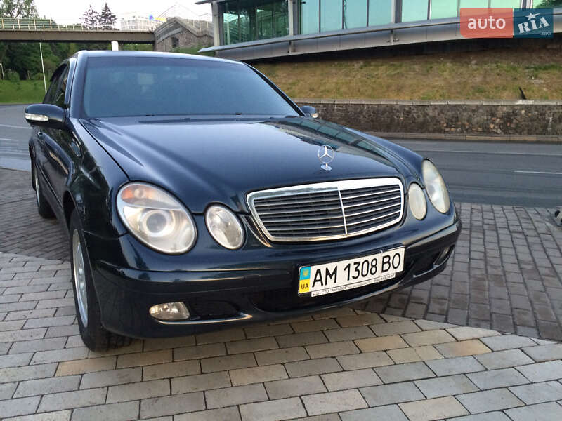 Седан Mercedes-Benz E-Class 2002 в На Новой Боровой