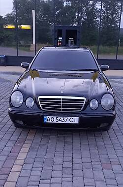 Седан Mercedes-Benz E-Class 1999 в Иршаве