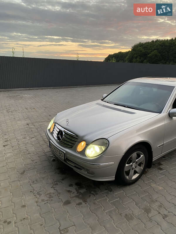 Седан Mercedes-Benz E-Class 2004 в Тернополе
