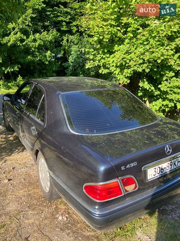 Седан Mercedes-Benz E-Class 1998 в Львове