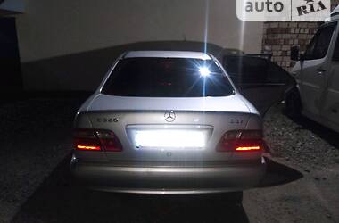 Седан Mercedes-Benz E-Class 2000 в Новоднестровске