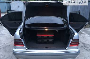 Седан Mercedes-Benz E-Class 2001 в Тернополе