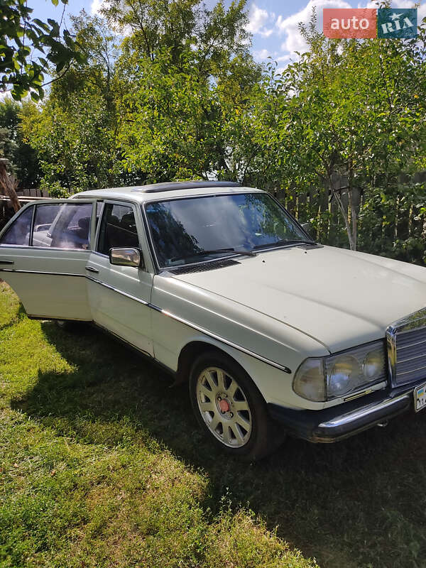 Седан Mercedes-Benz E-Class 1978 в Березному фото 2 Седан Mercedes-Benz E-Class 1978 в Березному
