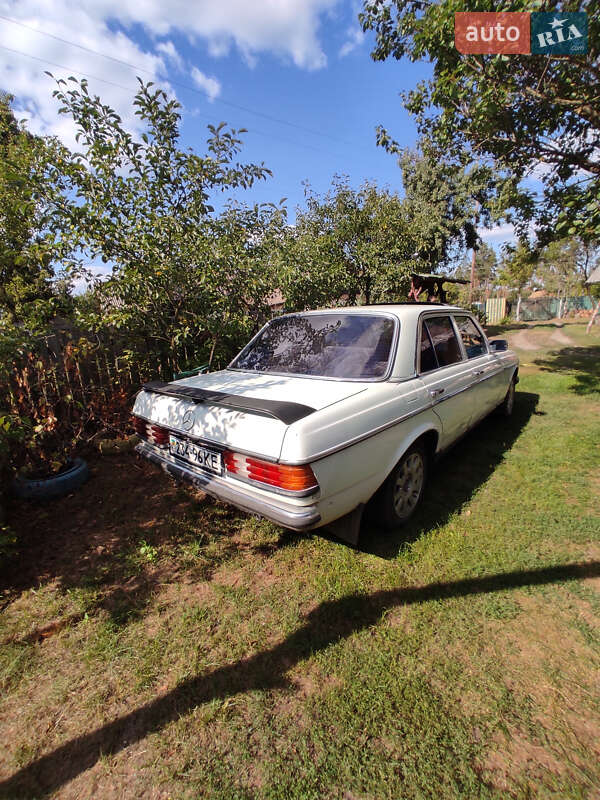 Седан Mercedes-Benz E-Class 1978 в Березному фото 10 Седан Mercedes-Benz E-Class 1978 в Березному