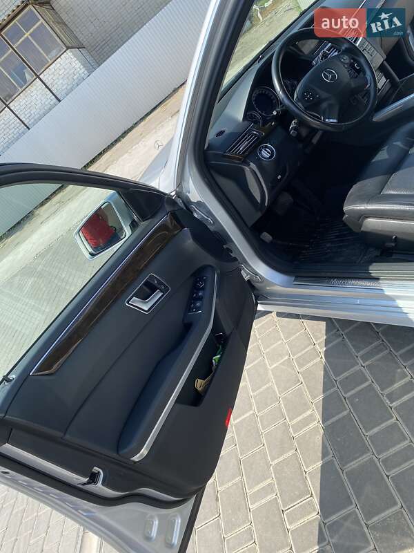 Универсал Mercedes-Benz E-Class 2012 в 