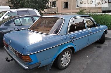 Седан Mercedes-Benz E-Class 1980 в Вінниці